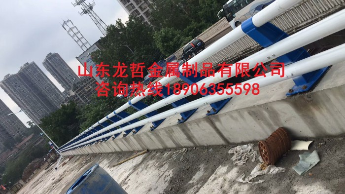 橋梁防撞護欄，防撞立柱